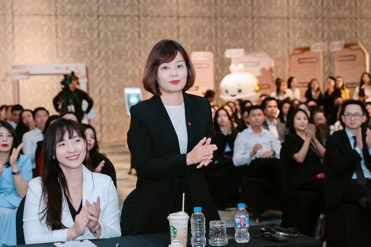 Techcombank ra mắt "Chương trình kiến tạo tư duy và bản lĩnh lãnh đạo cho thế hệ kề cận" và khởi động "Đấu trường ai kinh doanh"