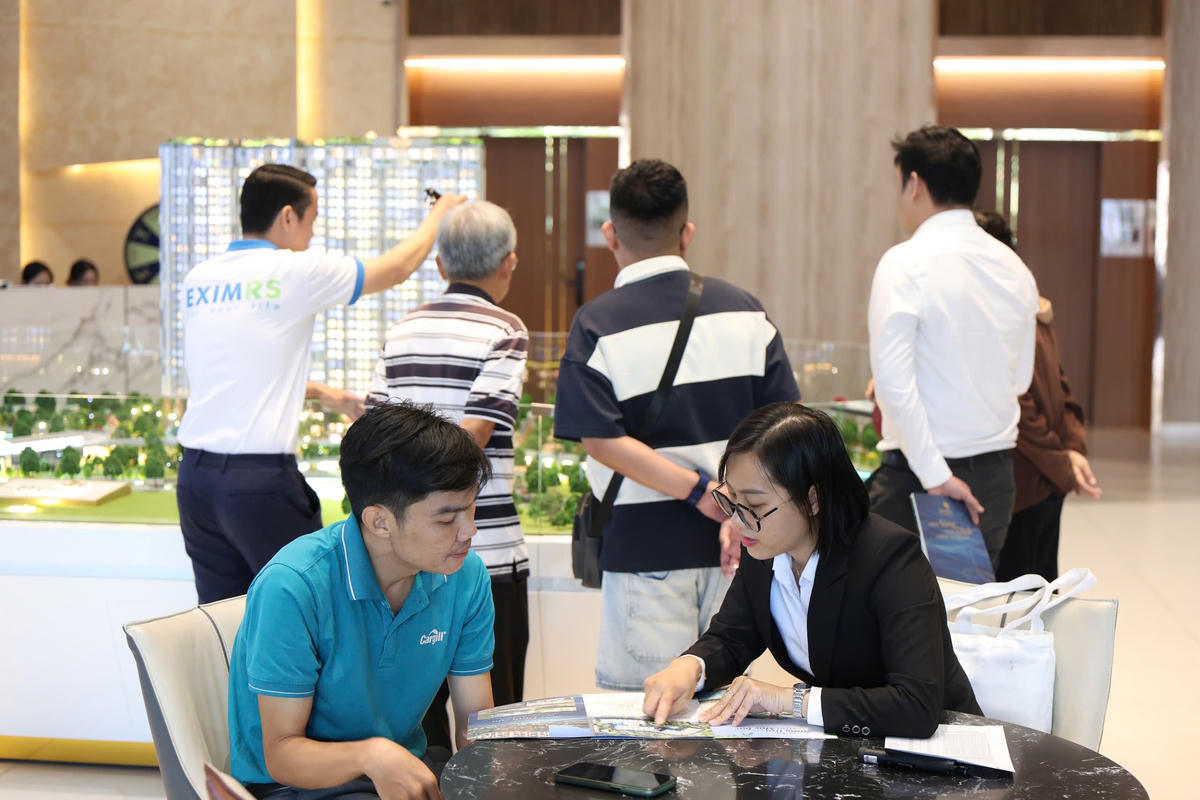 Nhiều quy định mới đang được xây dựng để chuẩn hoá nghề môi giới bất động sản. Ảnh: H.L