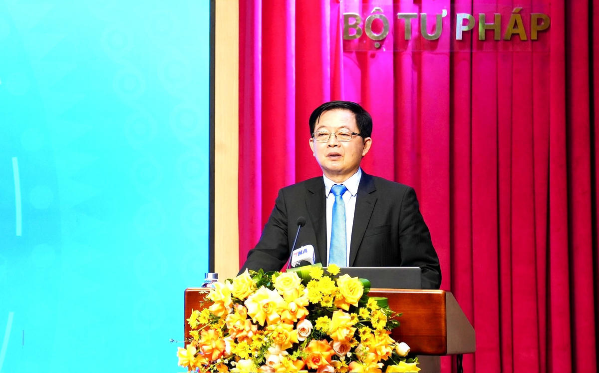 Phó Thủ tướng Chính phủ Hồ Quốc Dũng.