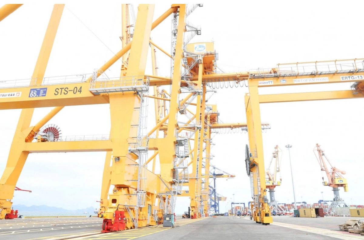 Công nghiệp - cảng biển tiếp tục là điểm sáng trong phát triển kinh tế của Hải Phòng. Ảnh: TN.&nbsp;