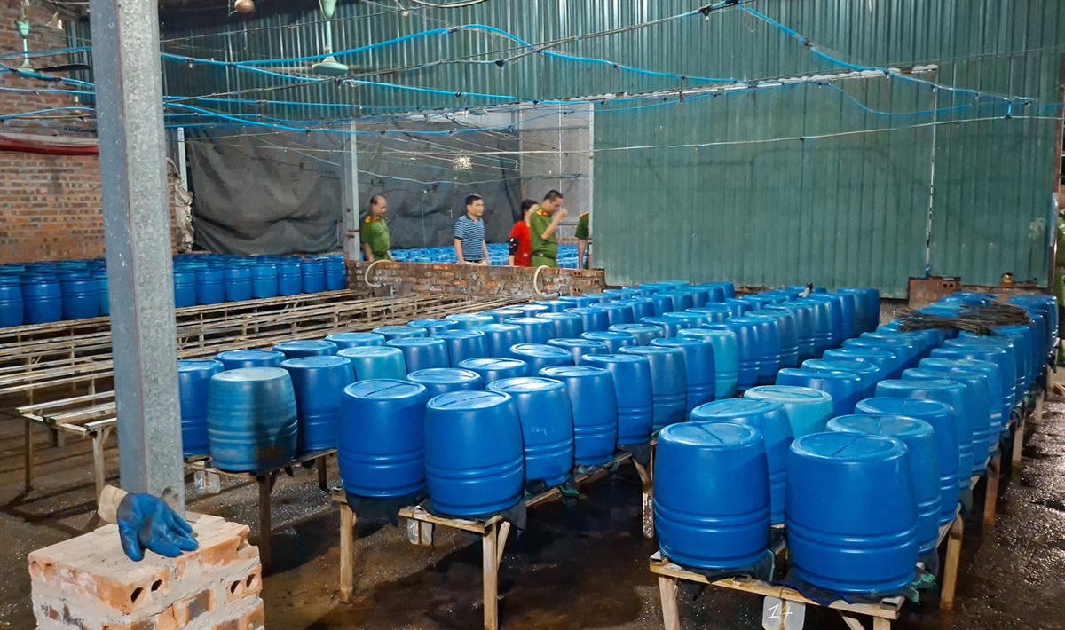 Tại hiện trường, lực lượng chức năng phát hiện và thu giữ trên 4 tấn giá đỗ thương phẩm đang chuẩn bị vận chuyển bán ra thị trường. Ảnh: Thiên Bình.