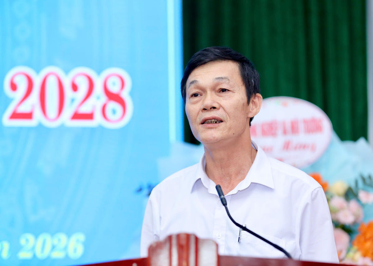 Nhà báo Mai Luận - Báo Nhân dân trình bày tham luận tại đại hội. Ảnh: Đình Minh.