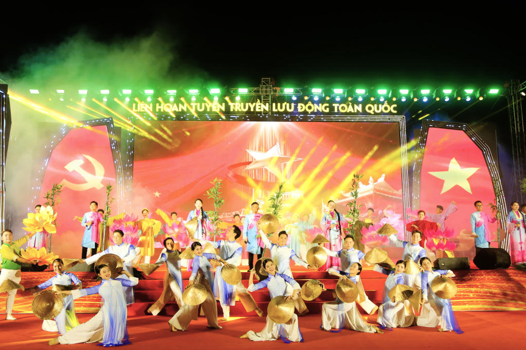 Một tiết mục biểu diễn của đoàn Tây Ninh tại Liên hoan