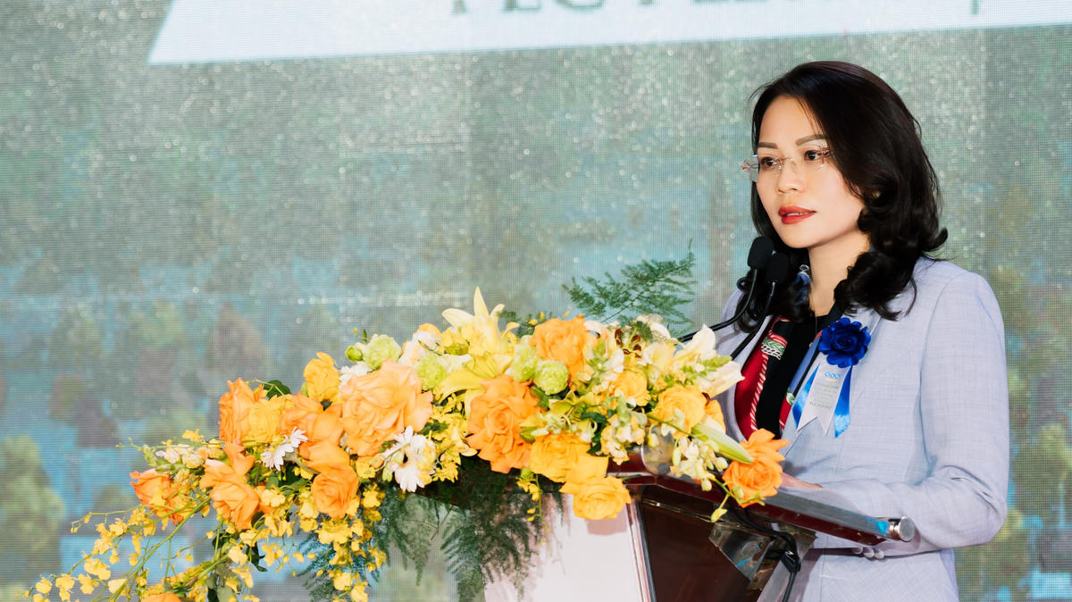 Bà Hương Trần Kiều Dung, Phó Chủ tịch Thường trực Tập đoàn FLC phát biểu về dự án Ảnh: Đình Sang.