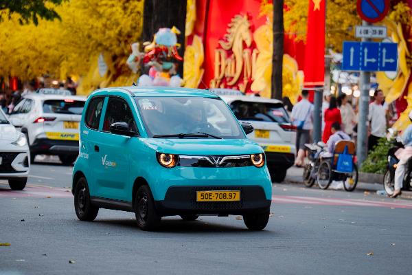 Xe ôm công nghệ tự tin lên đời 4 bánh với “cần câu cơm” VinFast Minio Green