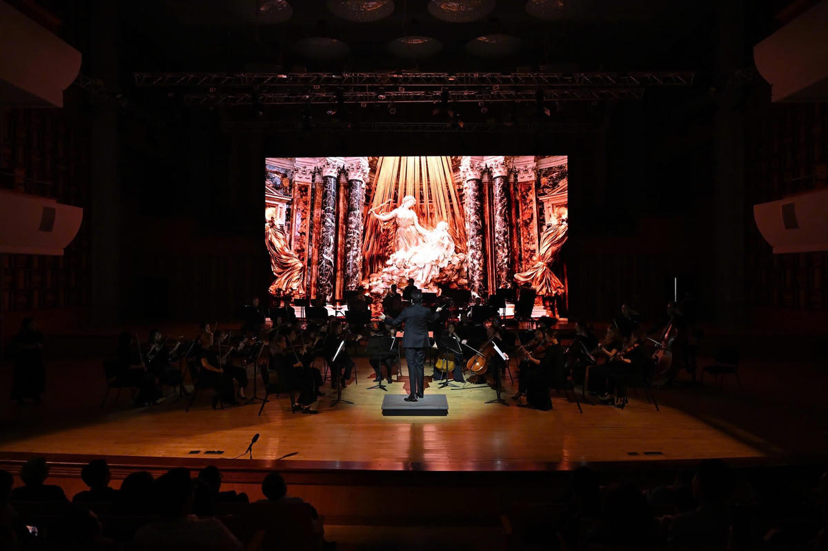  Dàn nhạc giao hưởng Mặt Trời trong buổi biểu diễn Art.itecture#2.