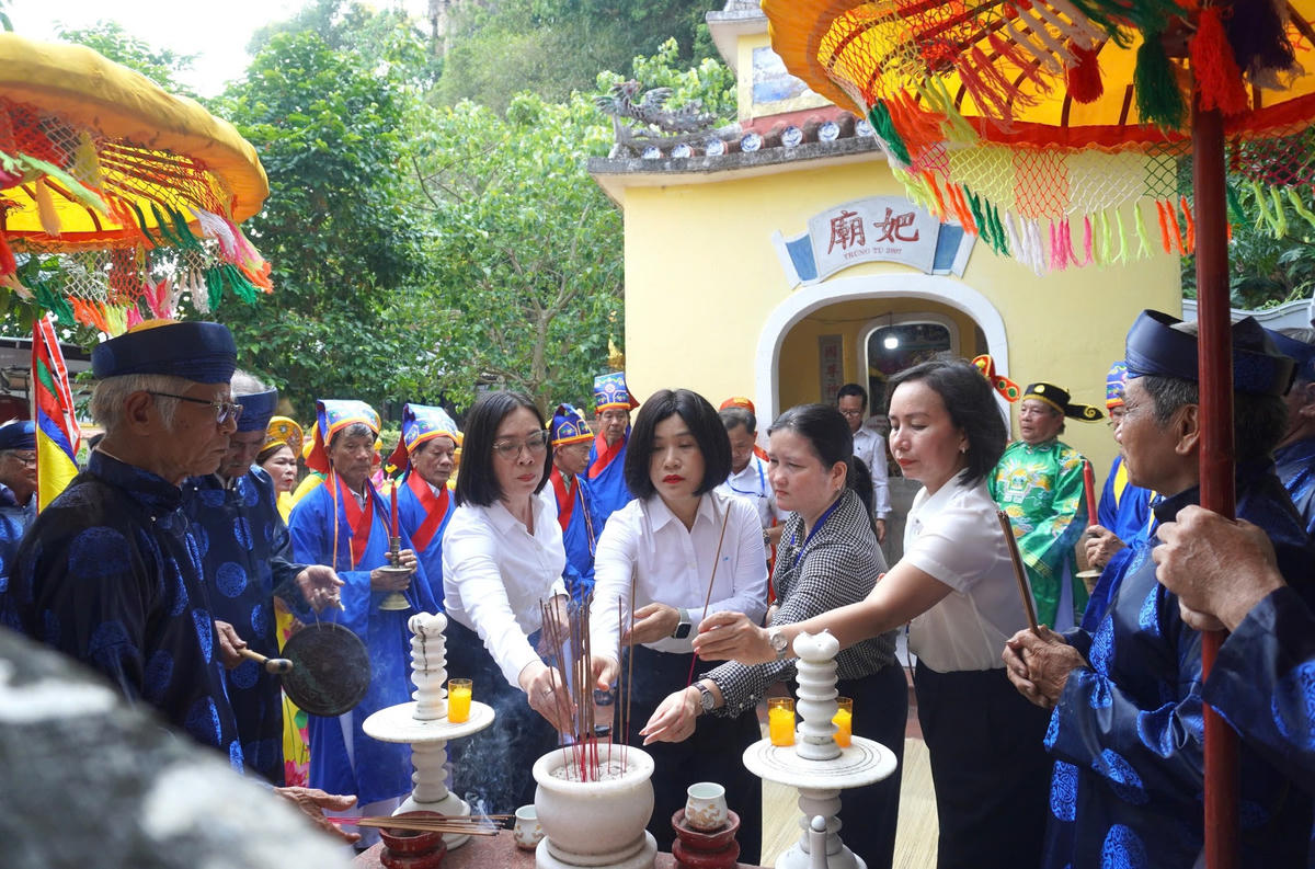 Trang nghiêm nghi lễ tại Lễ hội Quán Thế Âm Ngũ Hành Sơn Đà Nẵng