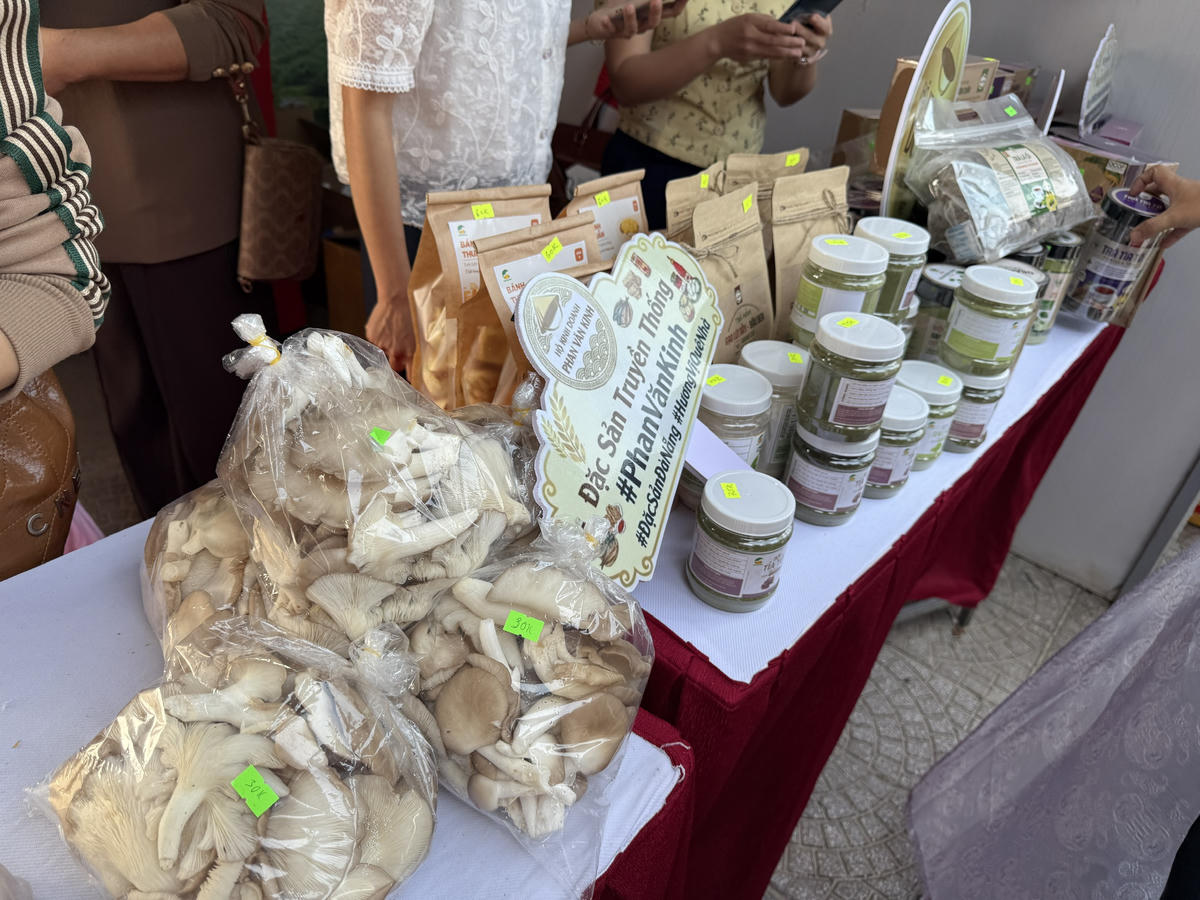 Sản vật miền núi Trà Leng, Hiệp Đức hút khách tại Lễ hội Cầu ngư biển Đà Nẵng