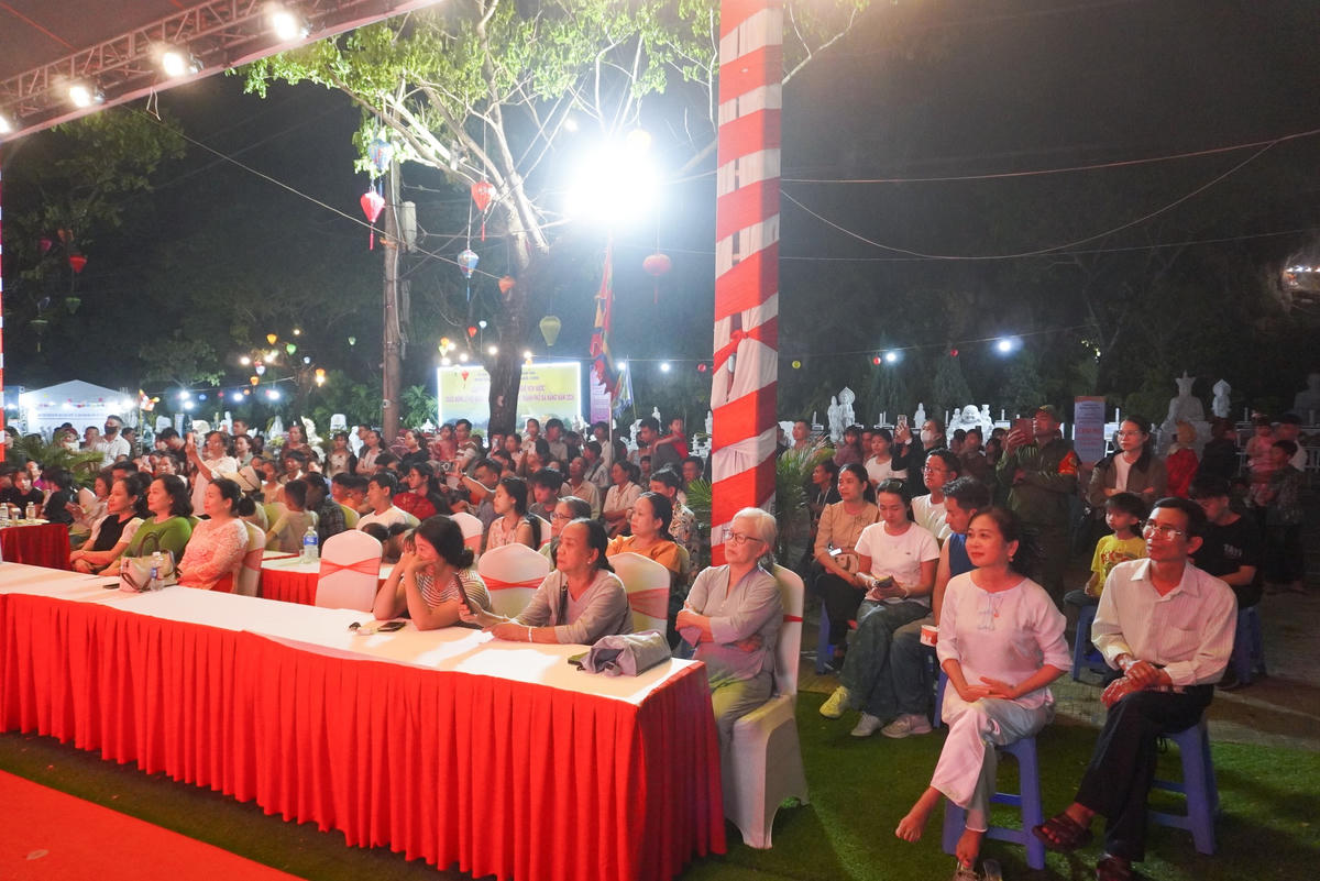 Trang nghiêm nghi lễ tại Lễ hội Quán Thế Âm Ngũ Hành Sơn Đà Nẵng