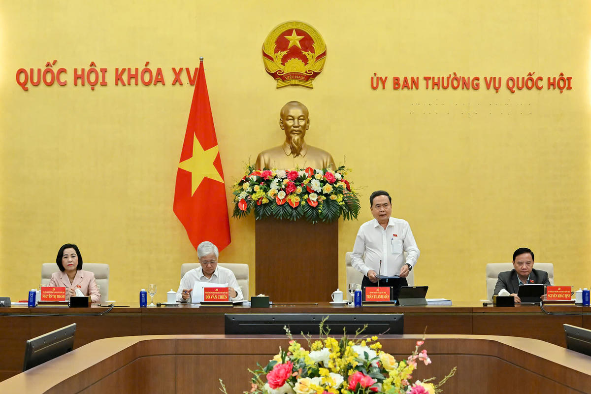 Chủ tịch Quốc hội Trần Thanh Mẫn phát biểu tại Hội nghị Ban Thường vụ Đảng ủy Quốc hội với các Tổ trưởng Tổ đảng, Trưởng đoàn, Phó Trưởng đoàn phụ trách Đoàn ĐBQH các tỉnh, thành phố trước Kỳ họp thứ Nhất, Quốc hội Khóa XVI. Ảnh: Quang Vinh.