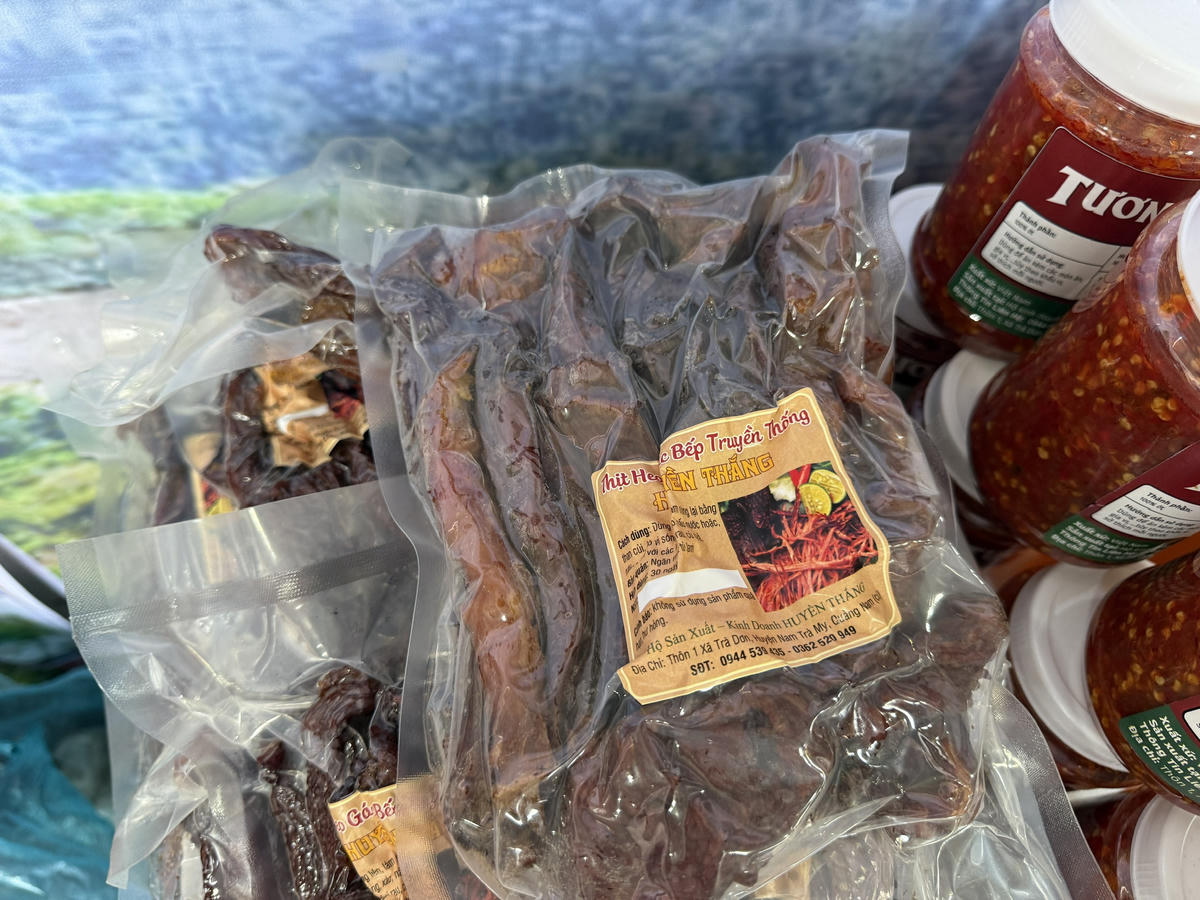 Sản vật miền núi Trà Leng, Hiệp Đức hút khách tại Lễ hội Cầu ngư biển Đà Nẵng