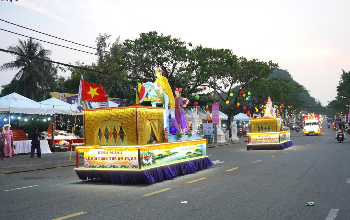 Trang nghiêm nghi lễ tại Lễ hội Quán Thế Âm Ngũ Hành Sơn Đà Nẵng