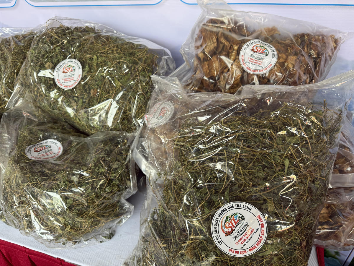 Sản vật miền núi Trà Leng, Hiệp Đức hút khách tại Lễ hội Cầu ngư biển Đà Nẵng