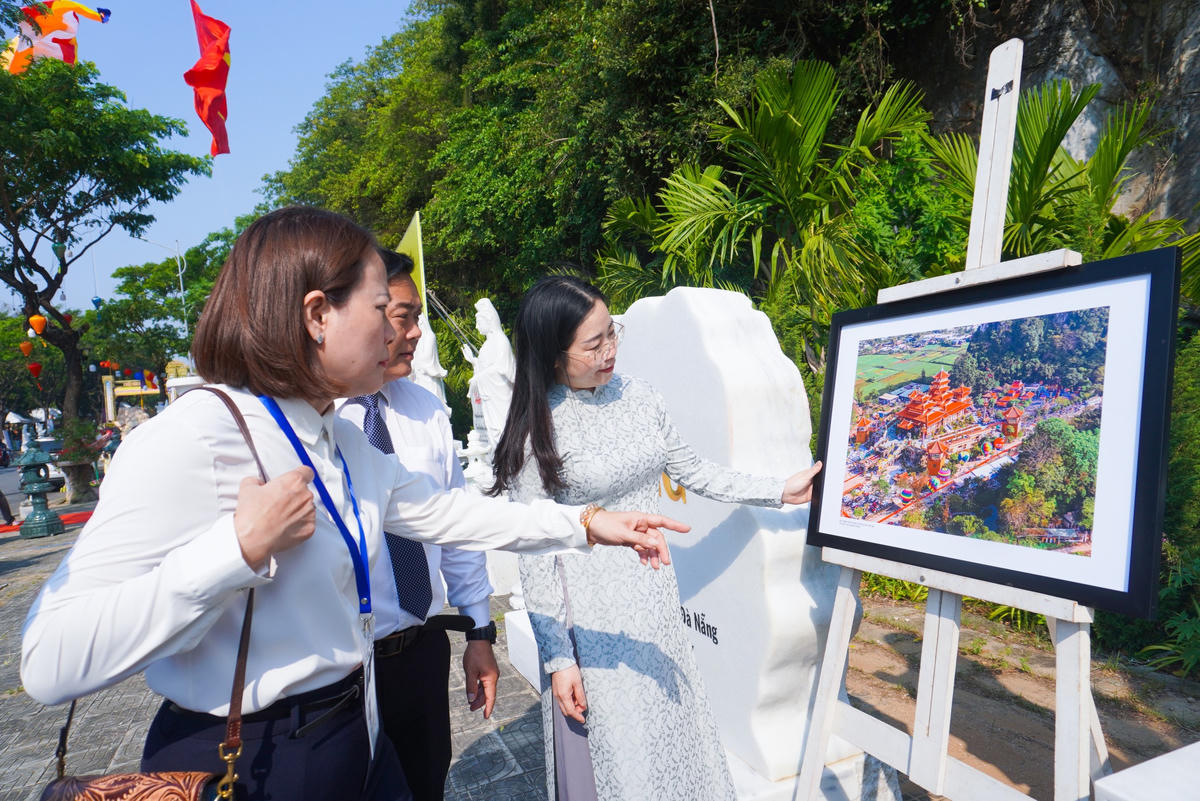 Trang nghiêm nghi lễ tại Lễ hội Quán Thế Âm Ngũ Hành Sơn Đà Nẵng