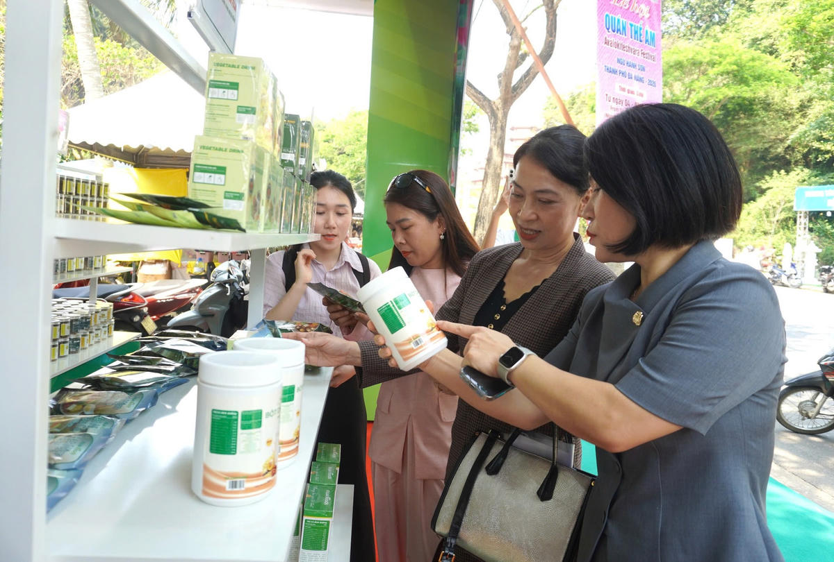 Trang nghiêm nghi lễ tại Lễ hội Quán Thế Âm Ngũ Hành Sơn Đà Nẵng