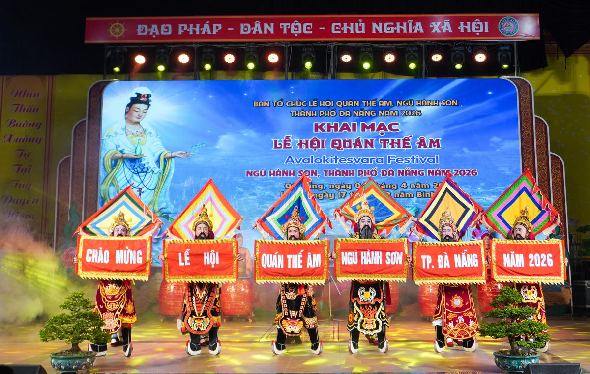 Trang nghiêm nghi lễ tại Lễ hội Quán Thế Âm Ngũ Hành Sơn Đà Nẵng