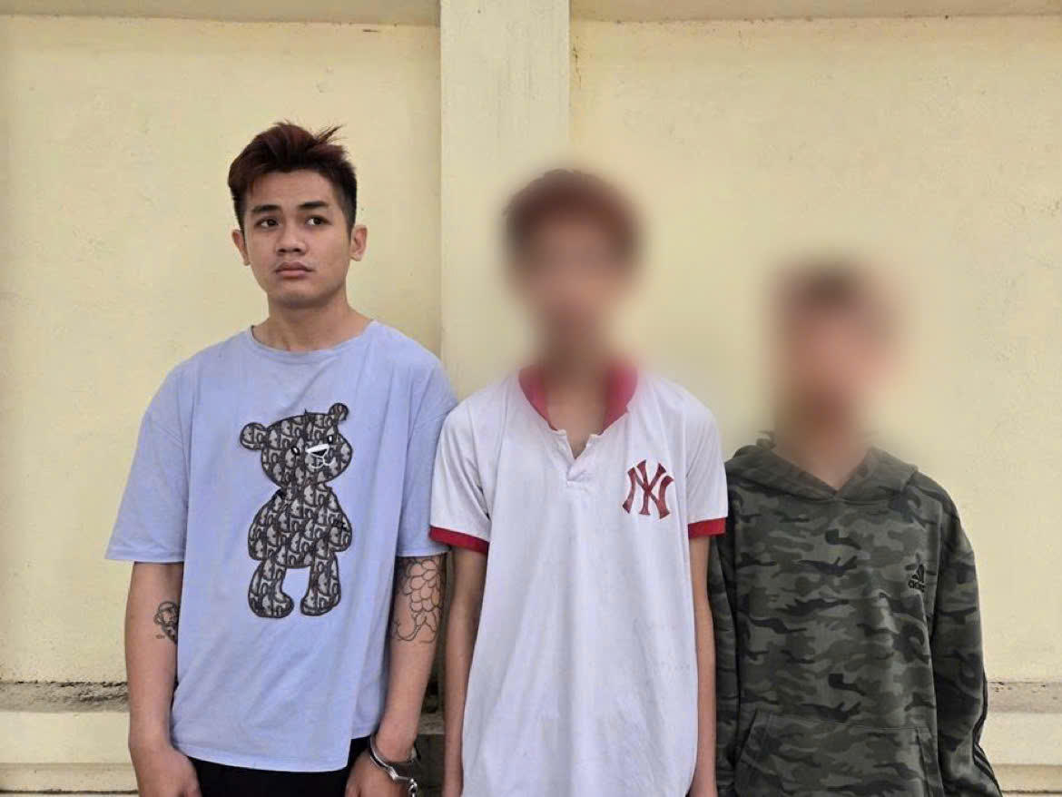 03 đối tượng trong nhóm cướp, nhỏ nhất mới 13 tuổi.