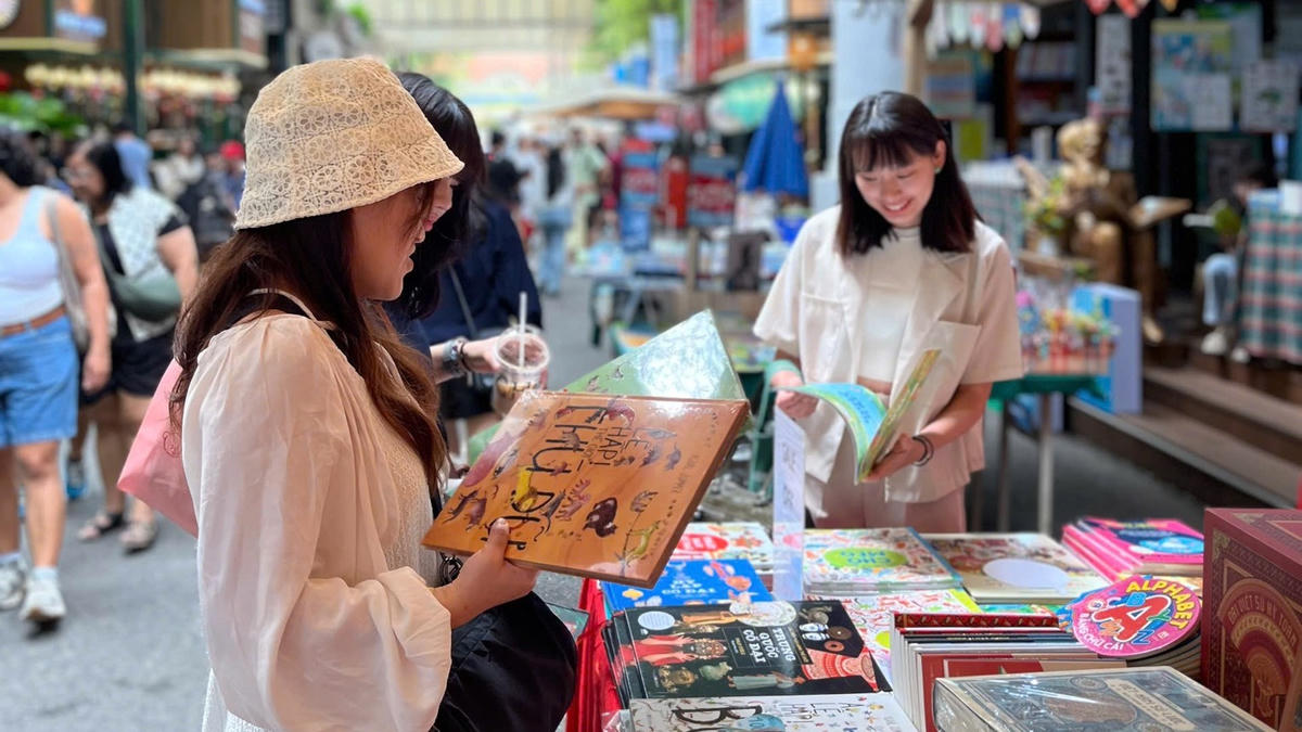 Giải “nghịch lý” Đường sách TPHCM