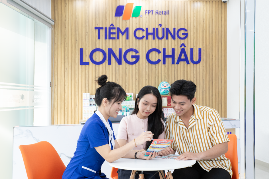 Giải pháp mới từ Long Châu cho phép gia đình tích lũy điểm thưởng từ các nhu cầu chăm sóc sức khỏe hằng ngày.