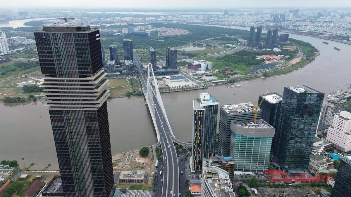 Khu đô thị mới Thủ Thiêm (TP Hồ Chí Minh) nhìn từ Trung tâm Tài chính Quốc tế Việt Nam tại TP Hồ Chí Minh. Ảnh: T.Luân.
