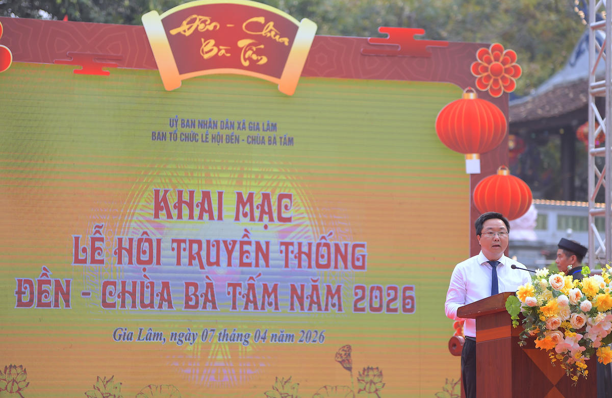 Ông Nguyễn Ngọc Dũng - Pct UBND xã Gia Lâm phát biểu khai mạc Lễ hội đền, chùa Bà Tấm năm 2026.