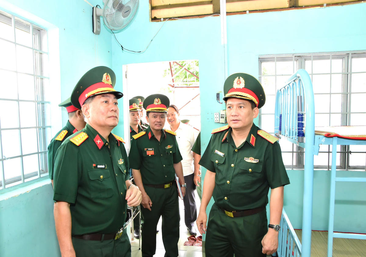 Bộ Tư lệnh Quân khu 7 kiểm tra kết quả huấn luyện và công tác xây dựng chính quy tại TP Hồ Chí Minh