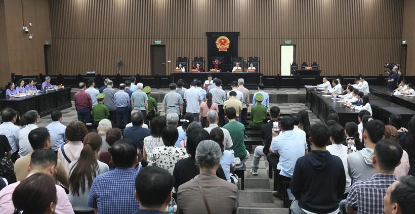 Toàn cảnh phiên tòa.