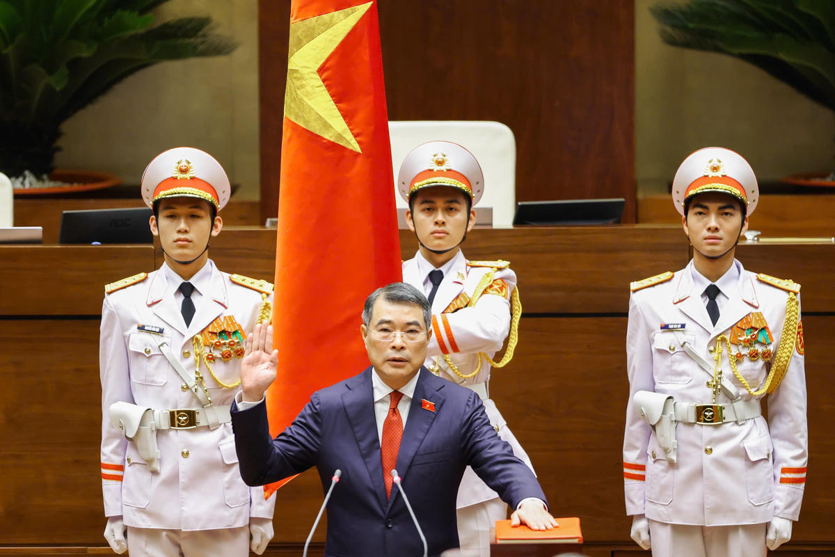 Tân Thủ tướng Chính phủ Lê Minh Hưng tuyên thệ. Ảnh: Quang Vinh.