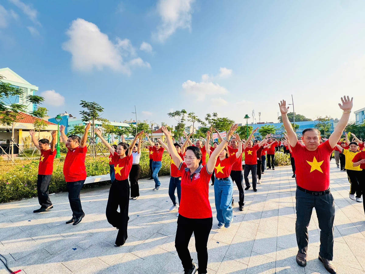 TP Hồ Chí Minh: Thể dục đồng diễn hưởng ứng Ngày sức khoẻ toàn dân năm 2026