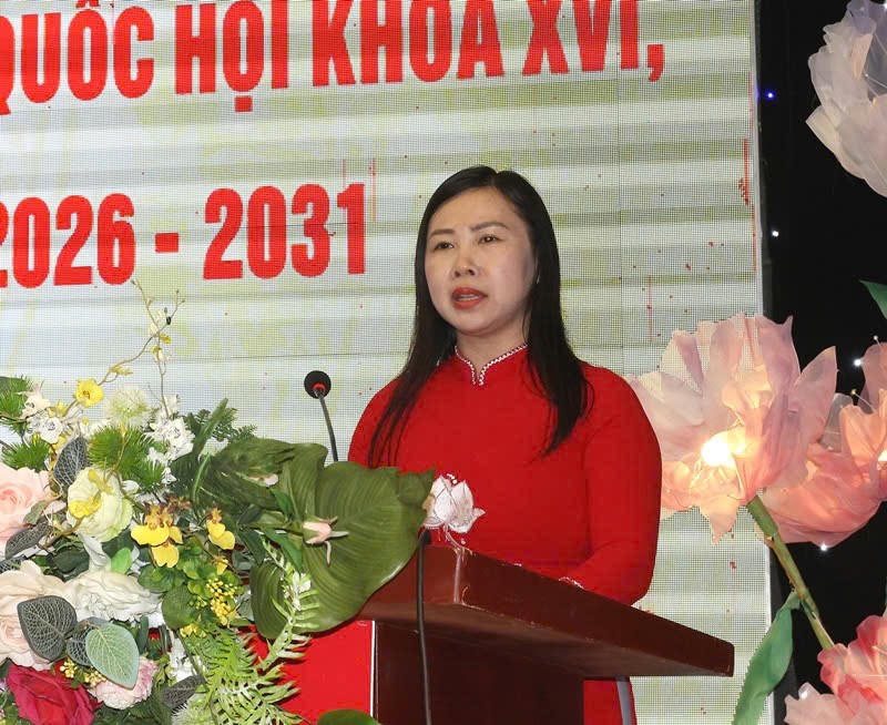 Bà Nguyễn Thị Phương, Phó Chủ tịch Ủy ban MTTQ tỉnh Thanh Hóa phát biểu khai mạc hội nghị. Ảnh: Nguyễn Chung.