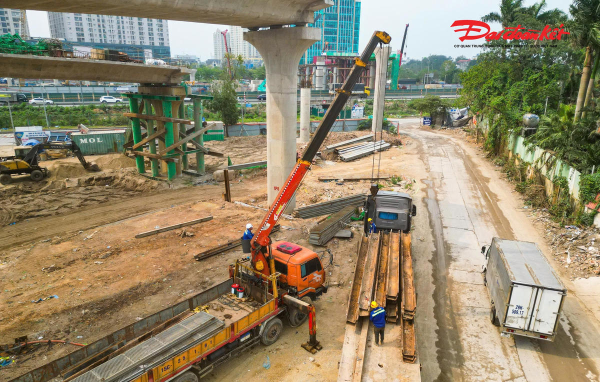 Nút giao 2.400 tỷ đồng trên Đại lộ Thăng Long dần hiện rõ hình hài