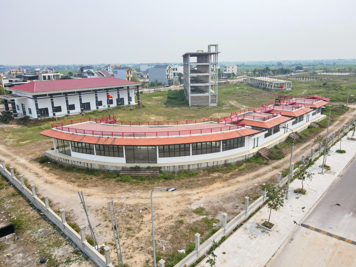 Đến ngày 11/12/2014, UBND tỉnh Thanh Hóa cấp giấy chứng nhận đầu tư số 26121000146 cho DN Sơn Thái Thành được thực hiện dự án Trung tâm dạy nghề y tá, điều dưỡng quốc tế. Ảnh: Đình Minh