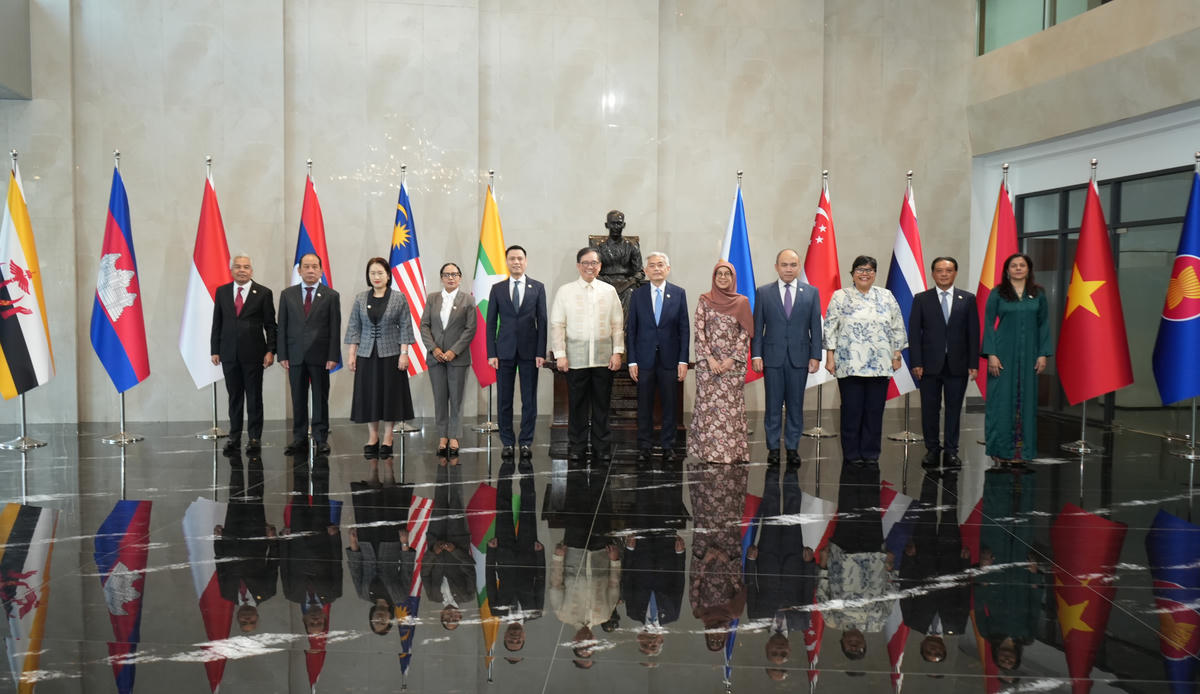 Hội nghị quan chức cấp cao ASEAN: Tăng cường đoàn kết, vượt qua thách thức