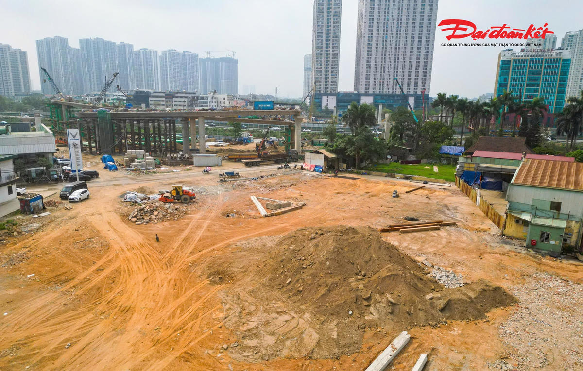 Nút giao 2.400 tỷ đồng trên Đại lộ Thăng Long dần hiện rõ hình hài