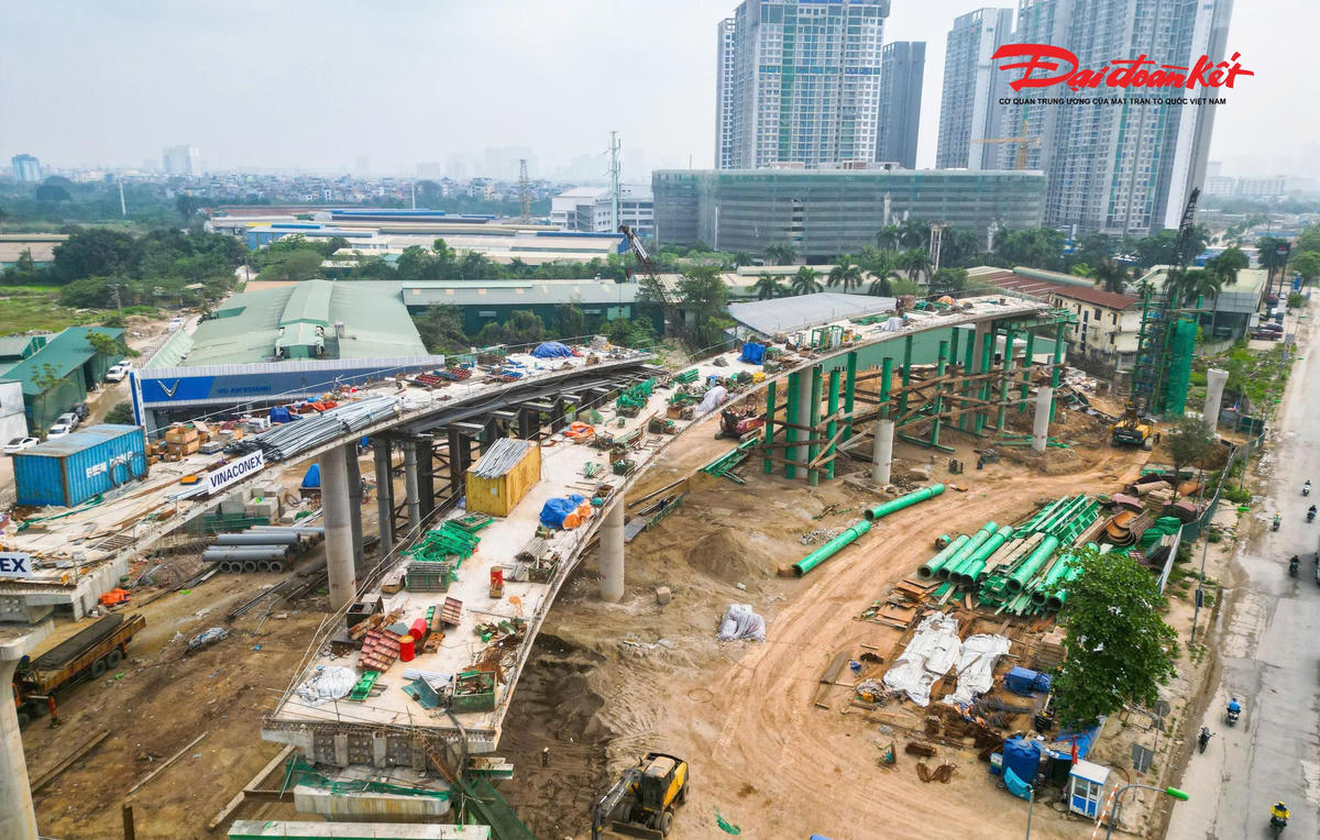 Cầu nhánh tuabin dầm bản bê tông cốt thép dự ứng lực gồm 4 nhánh, tổng chiều dài 2.357 m, bề rộng 8,8 m với 2 làn xe.