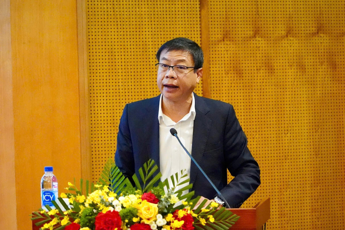 Thứ trưởng Bộ Khoa học và Công nghệ Lê Xuân Định trình bày tham luận tại hội nghị. Ảnh: Đạt Lê