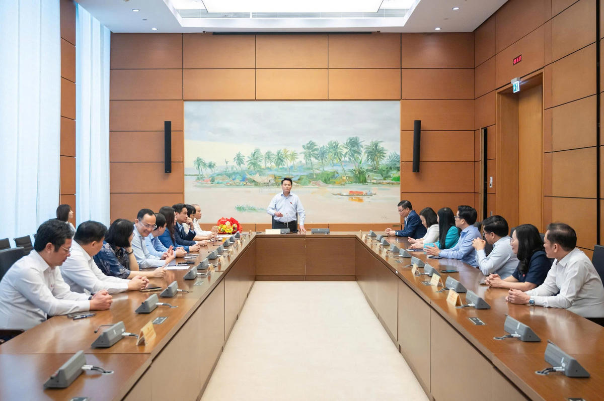 Tân Trưởng Đoàn đại biểu Quốc hội TP Hải Phòng Lê Ngọc Châu phát biểu nhận nhiệm vụ. Ảnh: CTV.&nbsp;