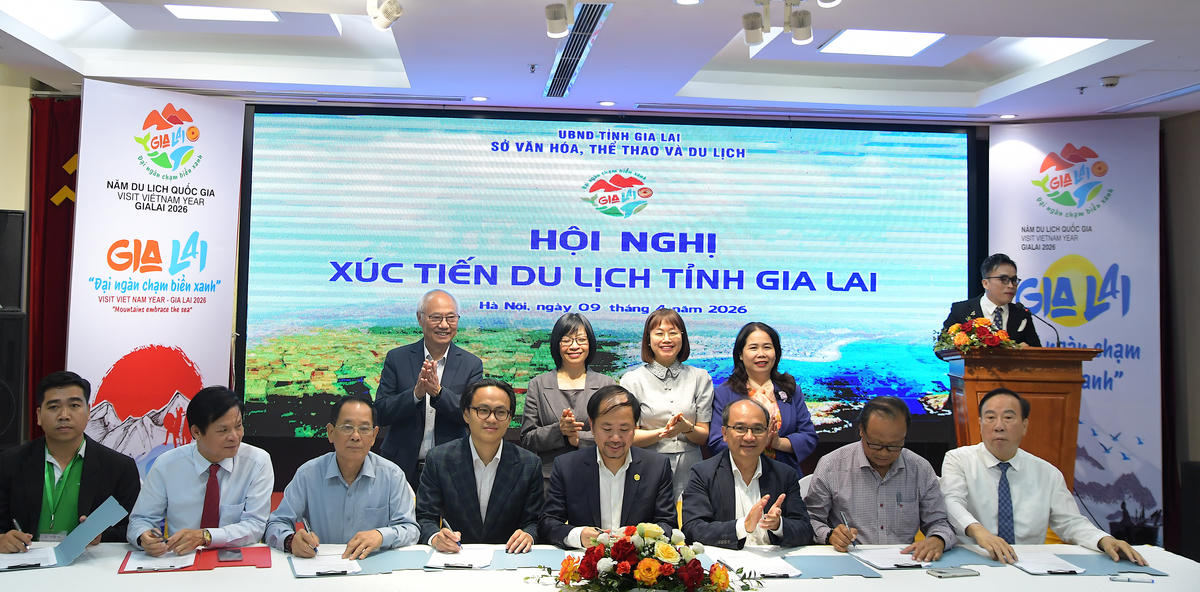 Lễ ký kết hợp tác phát triển du lịch giữa Hiệp hội Du lịch Gia Lai với Hiệp hội Du lịch Hà Nội và Hiệp hội Du lịch các tỉnh, thành phố, nhằm tăng cường liên kết, mở rộng thị trường xây dựng và khai thác hiệu quả các tour, tuyến du lịch kết nối Gia Lai với các thị trường khách trọng điểm.