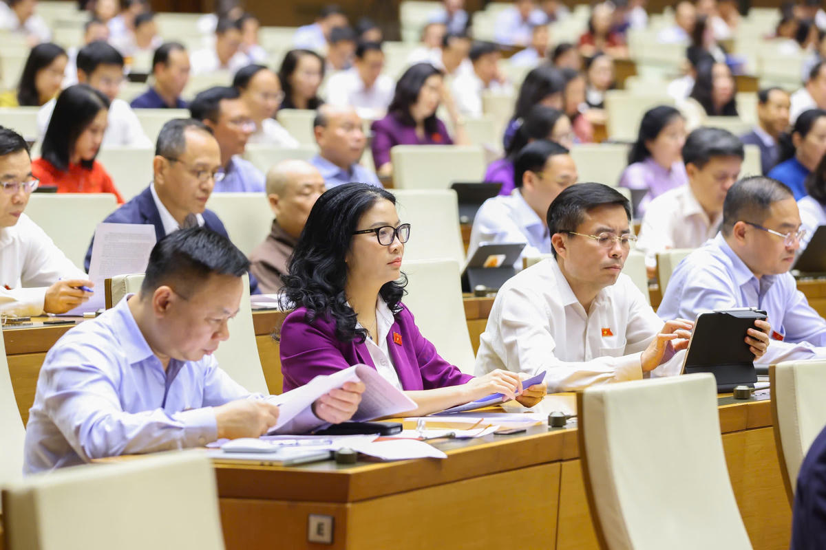 Hôm nay, Quốc hội tiếp tục bàn về kế hoạch tài chính quốc gia, vay, trả nợ công giai đoạn 2026-2030