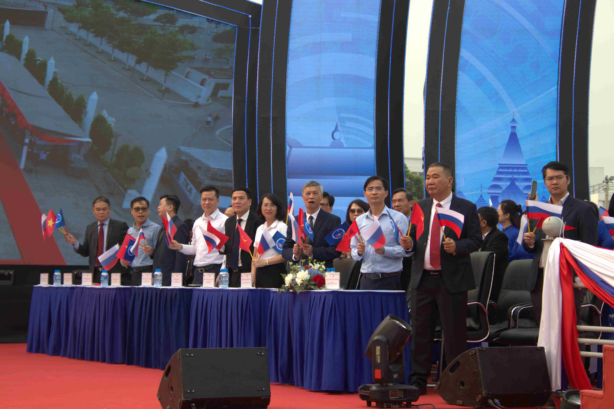 Giao lưu văn hóa - thể thao Hiệp hội các Trường Đại học kinh tế Nga Việt