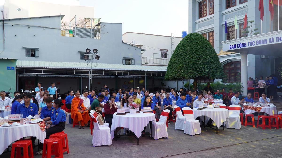 Tỉnh đoàn An Giang tổ chức họp mặt sinh viên Campuchia, Lào và cán bộ Đoàn - Hội - Đội người dân tộc Khmer trong tỉnh. Ảnh: CTV