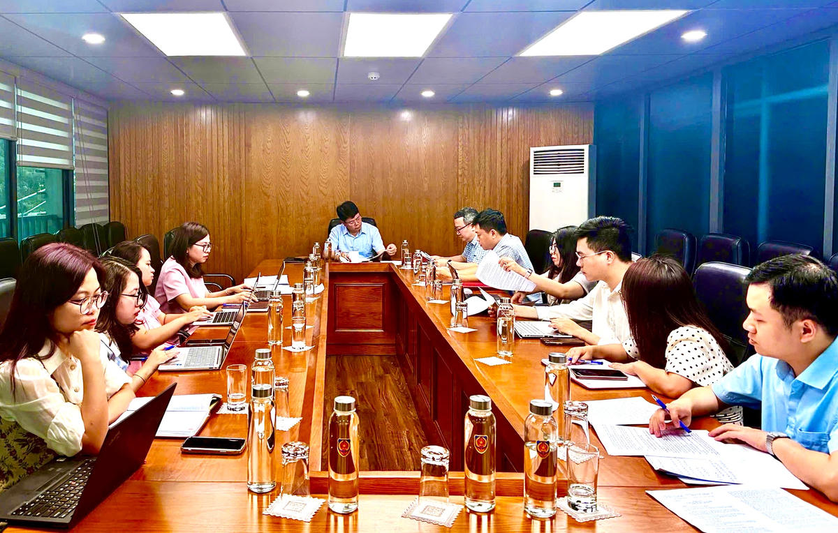 Toàn cảnh cuộc họp.