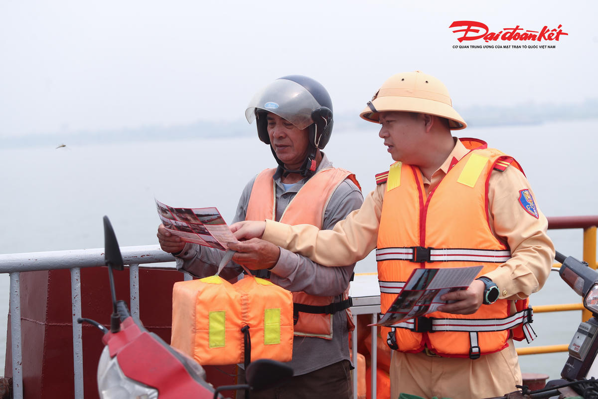 Hà Nội tăng cường kiểm soát giao thông đường thủy trước mùa mưa bão