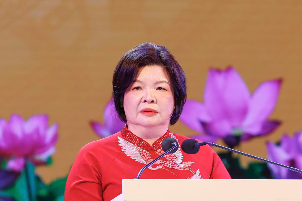 Chủ tịch Liên minh HTX Việt Nam Cao Xuân Thu Vân phát biểu. Ảnh: Quang Vinh