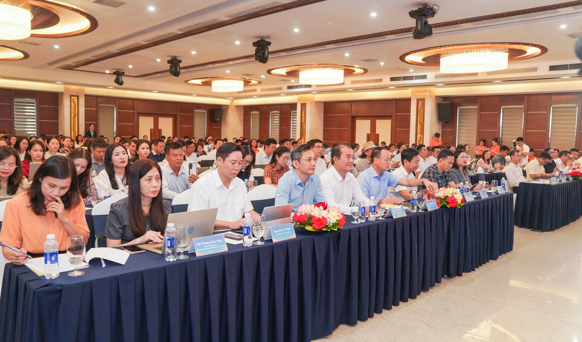 Các đại biểu tham dự hội thảo. Ảnh: Cẩm Kỳ