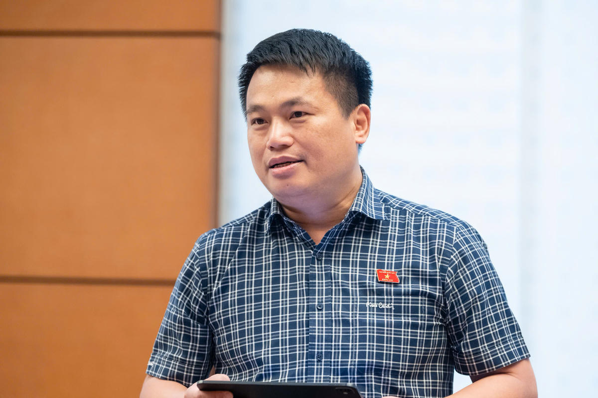 Không thể vận hành nền kinh tế bằng "chiếc bình nhiên liệu luôn báo đèn đỏ"