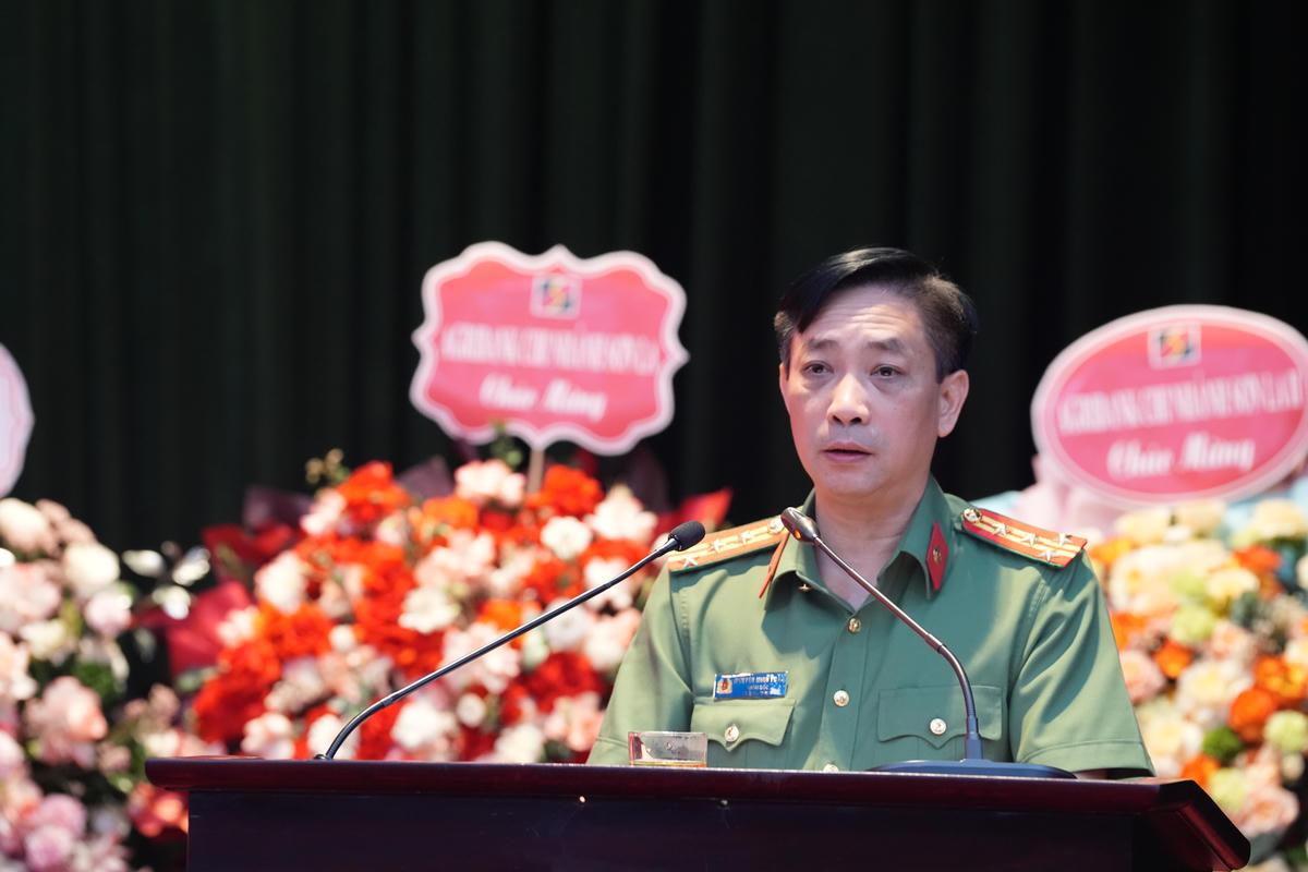 Đại tá Nguyễn Minh Tuấn - Giám đốc Công an tỉnh Sơn La phát biểu tại buổi lễ.