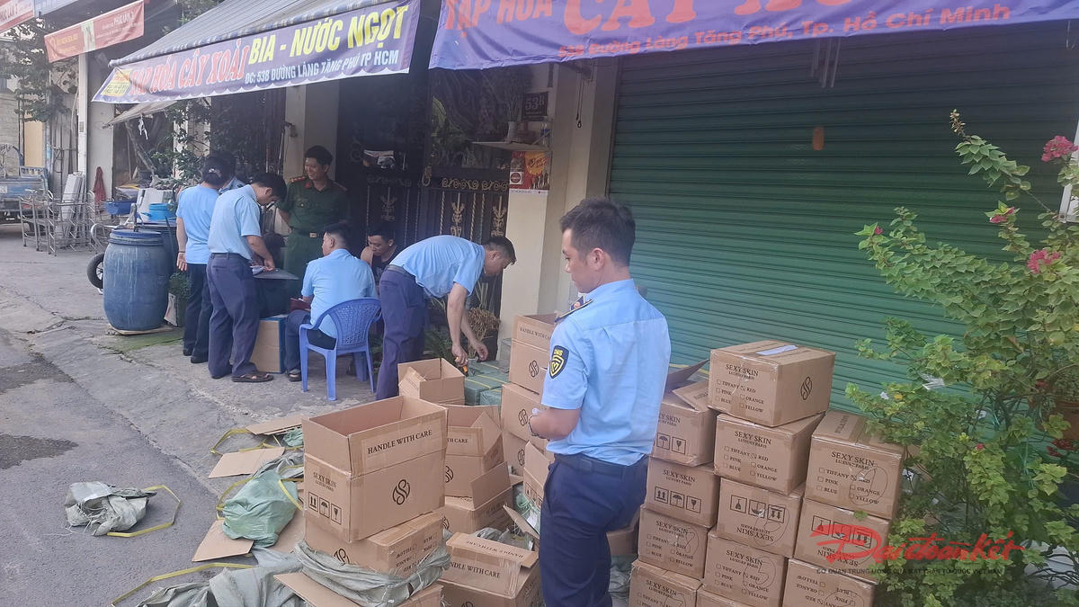 TP Hồ Chí Minh: Phát hiện, xử phạt cơ sở chứa, trữ hơn 5.600 chai mỹ phẩm không rõ nguồn gốc