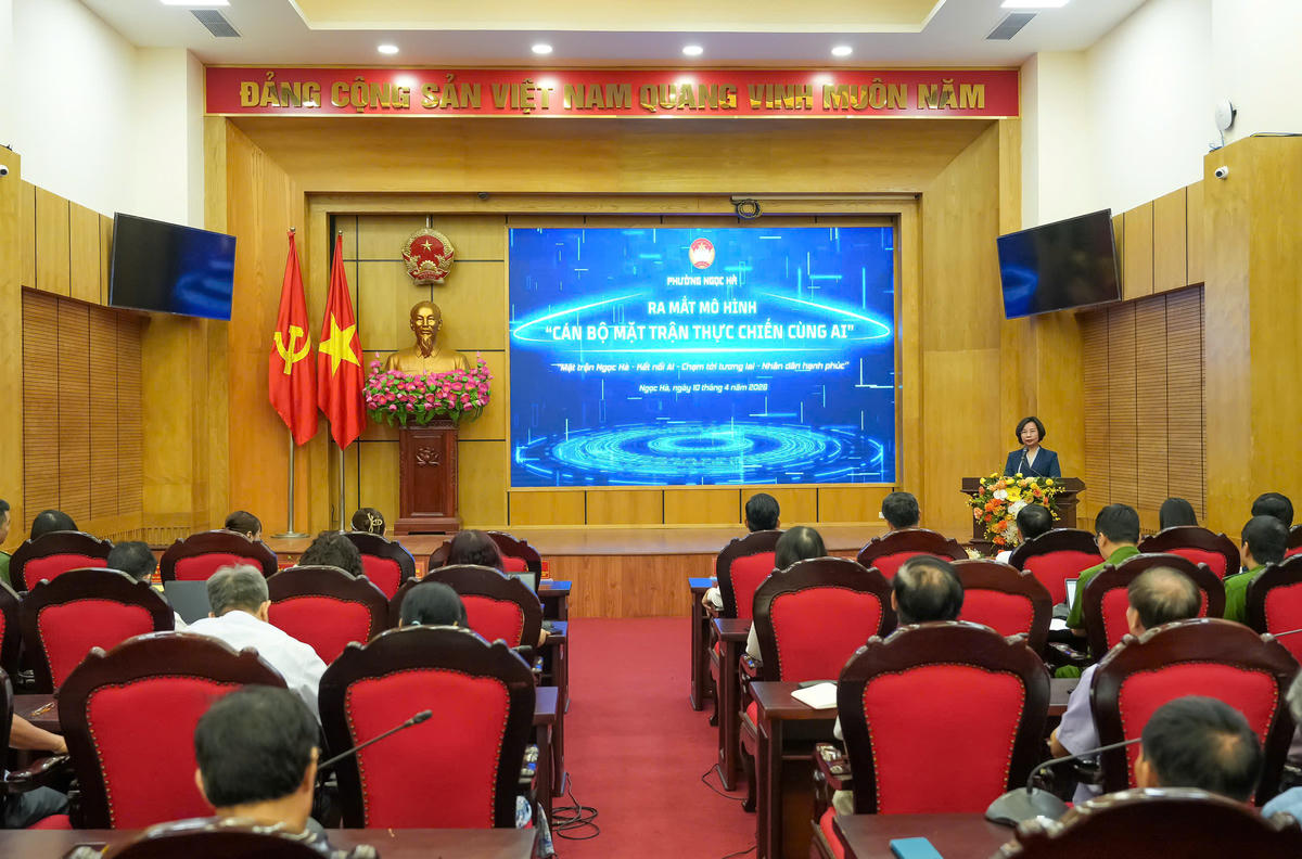 Quang cảnh ra mắt mô hình “Cán bộ Mặt trận thực chiến cùng AI”. Ảnh: PV
