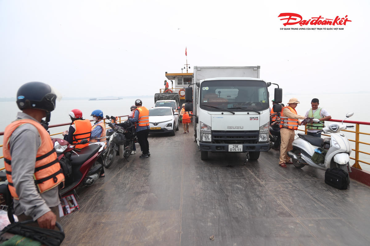 Hà Nội tăng cường kiểm soát giao thông đường thủy trước mùa mưa bão